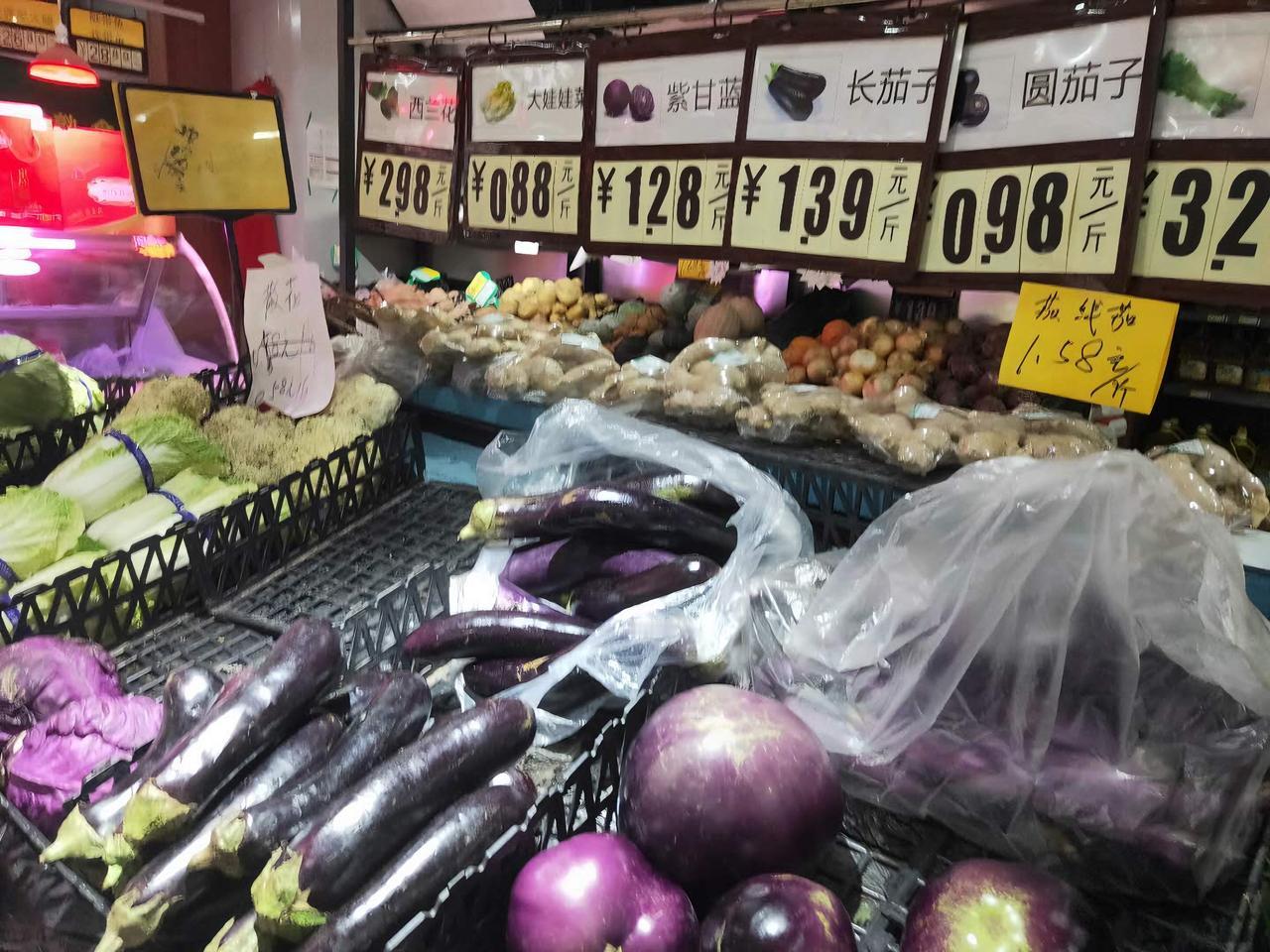 为啥咱国内菜价能便宜到离谱？这3个原因太实在了
 
去过国外买菜的人大概率都有这