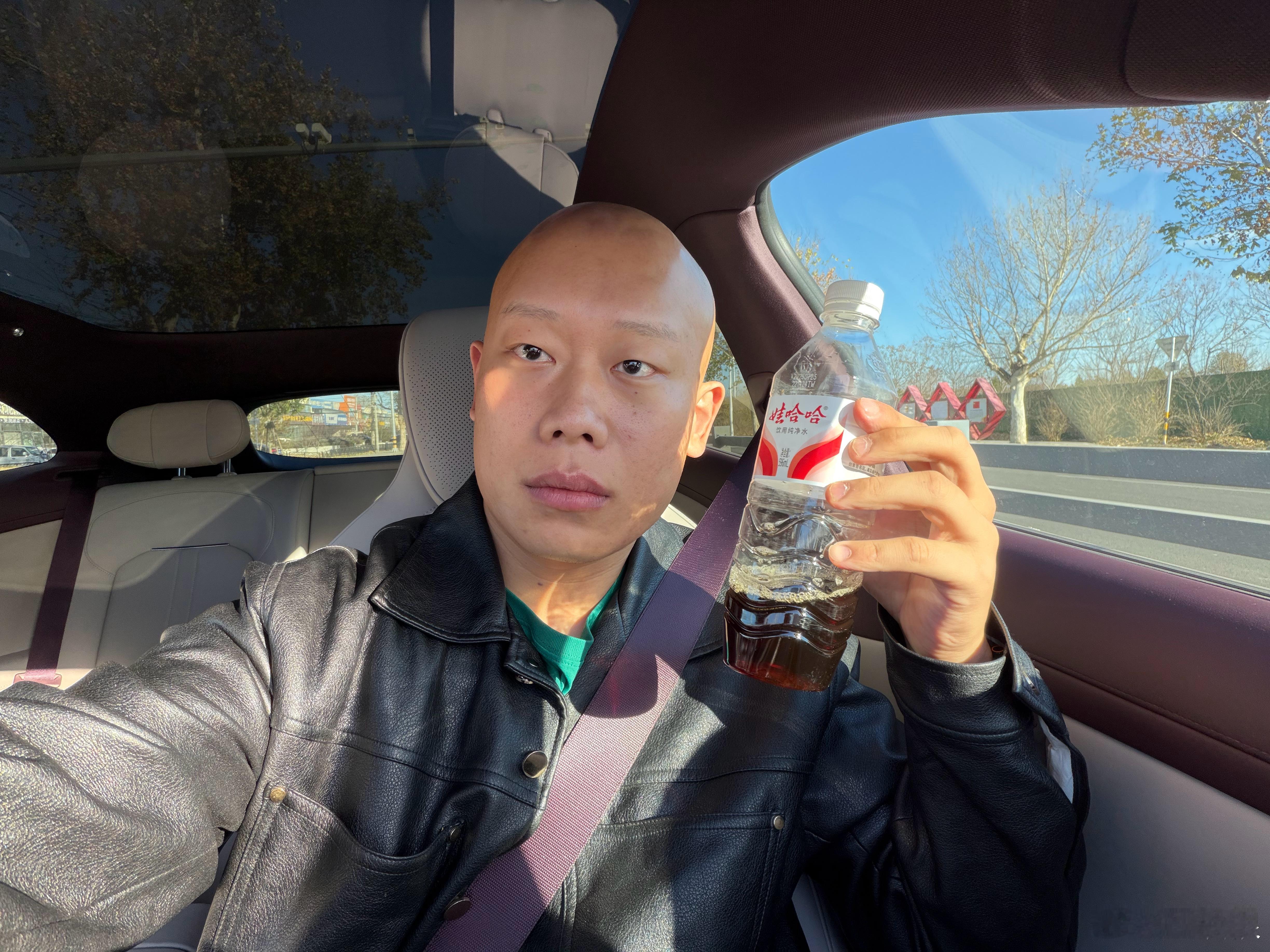 今天开车的时候想到，普通的10万元内的经济型小轿车，常常搭载1.5升左右的自然吸