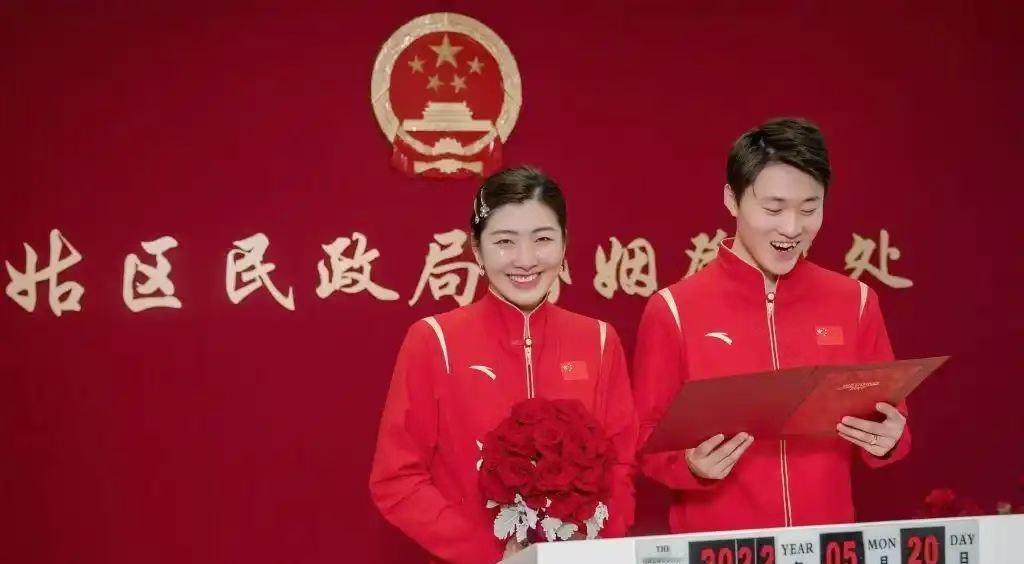 妻子发誓，要带丈夫拿奥运金牌。
而且她还真有这个实力。
你敢信吗？
这是徐梦桃在