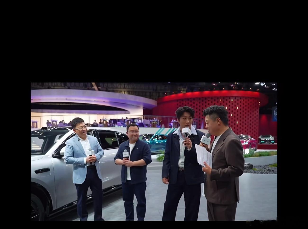 王天放空降北京车展 我靠，王天放是真火了，现在已经好起来了，可以拿到这种资源了，