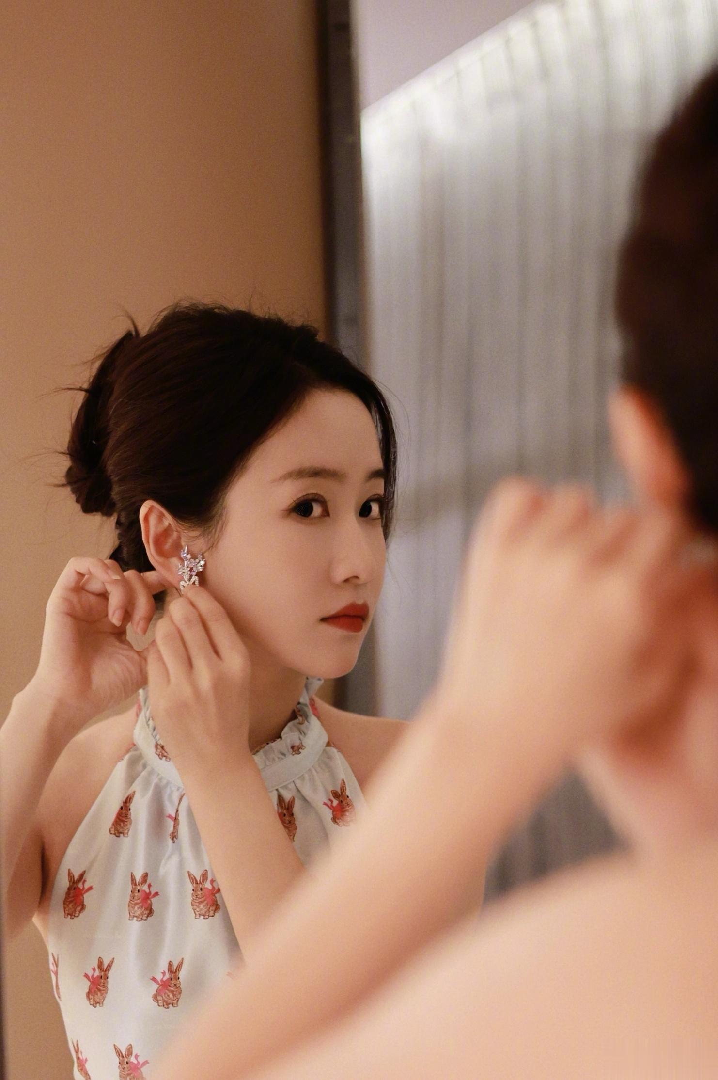刘美含 ​​​