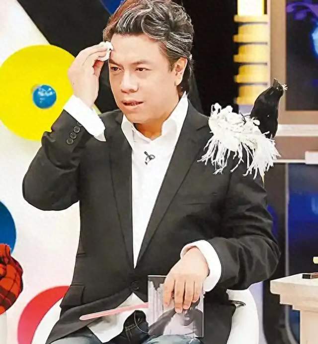 蔡康永前排挥气球，周杰伦只留五个字