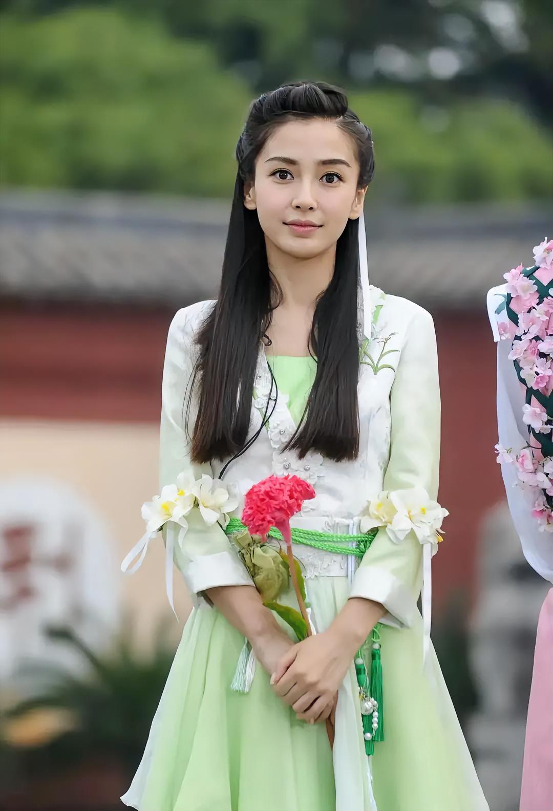 杨颖
综艺[比心]