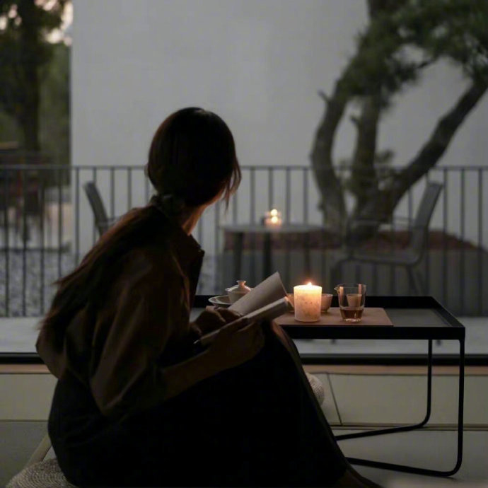 🍋🟩 成年人的世界，心里兵荒马乱嘴上一言不发眼睛里看尽人间沧桑，何以言，何能