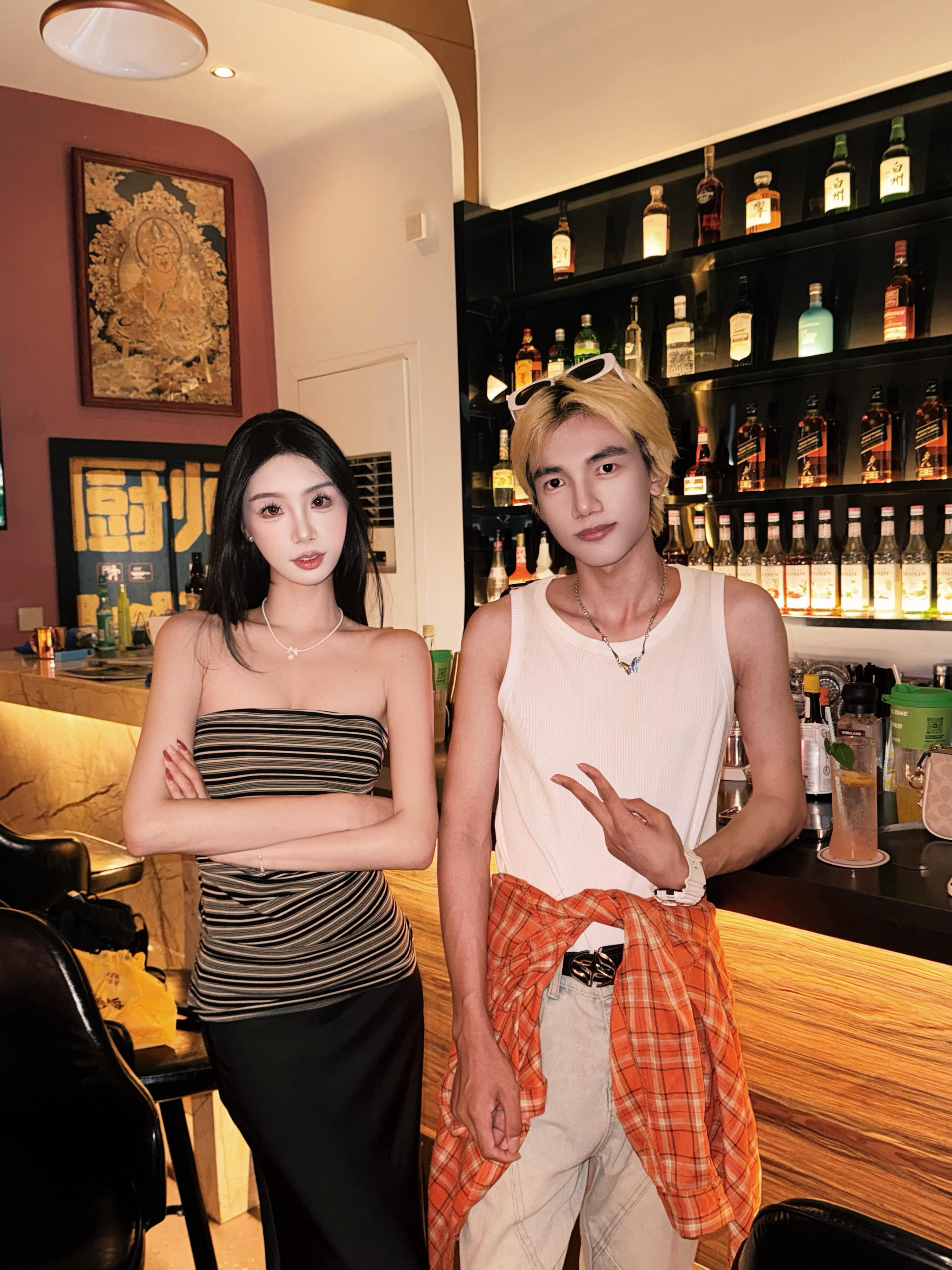 好友在身旁🥃 ​​​