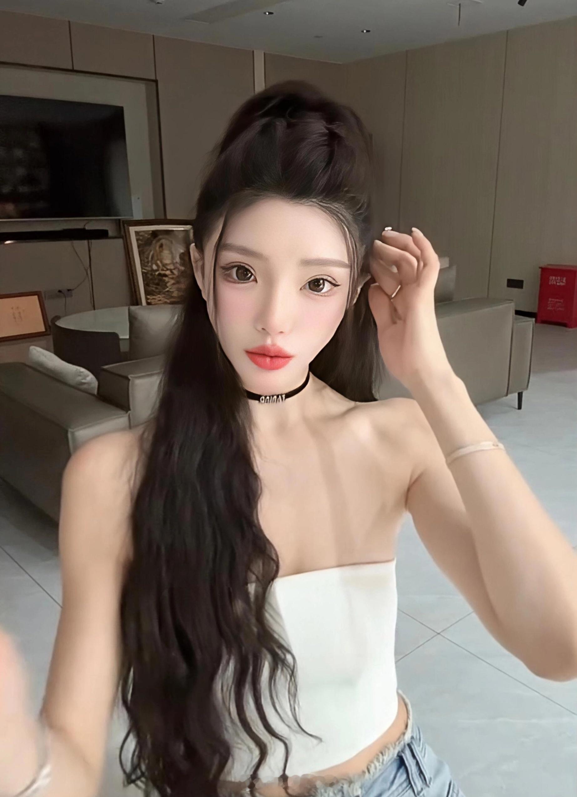 平荣真狠，为了防止二驴去商k找小妹儿，自己整成了小妹儿，把旺夫脸整没了！[吃瓜]