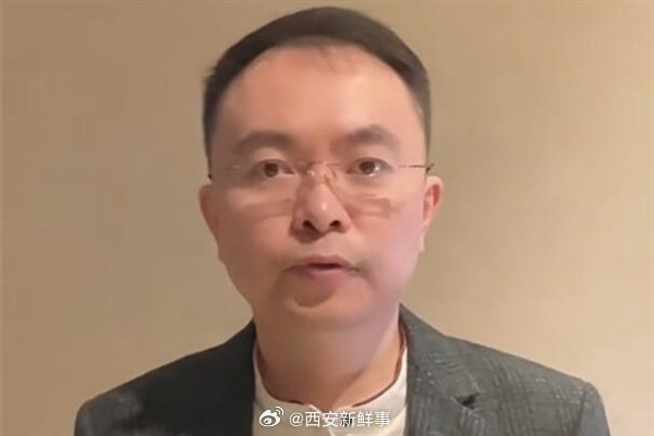 【蔡磊透露近况】蔡磊已完全无法迈步挪动3月30日，据报道，著名渐冻症抗争者蔡磊近