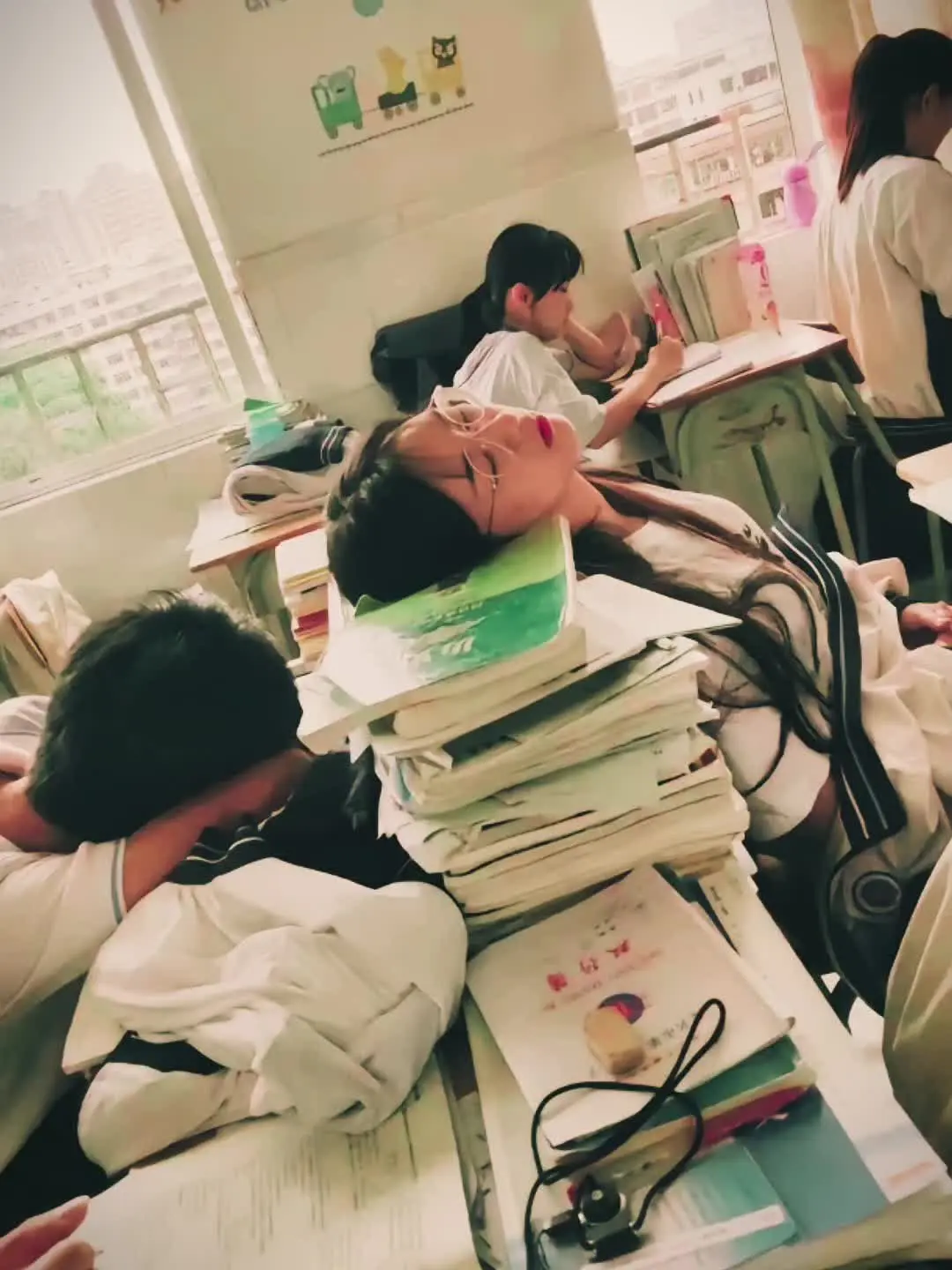 我该怎么跟你形容我的高中生活呢… ( 原博主: )