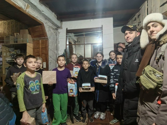 🔴 12月31日新年前夕，俄罗斯联邦列宁主义共产主义青年联盟马里乌波尔市委成员