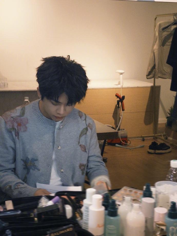 武艺告别再见爱人  再见爱人 通过《再见爱人4》，武艺学到了很多新观点，感情中的