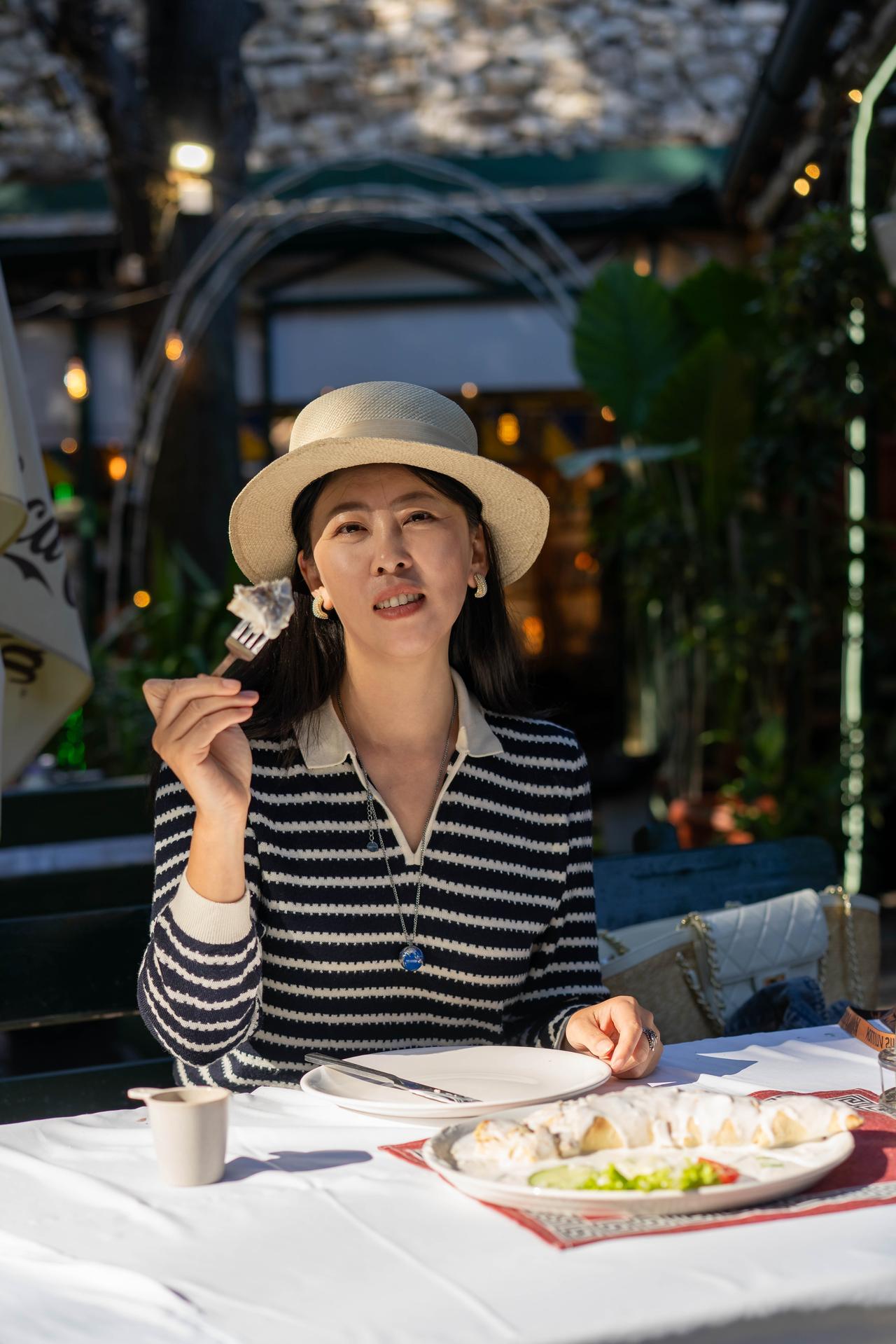 萨拉热窝本地特色美食

这边的饮食结合了奥斯曼的特色和巴尔干融合样式。
必吃国民