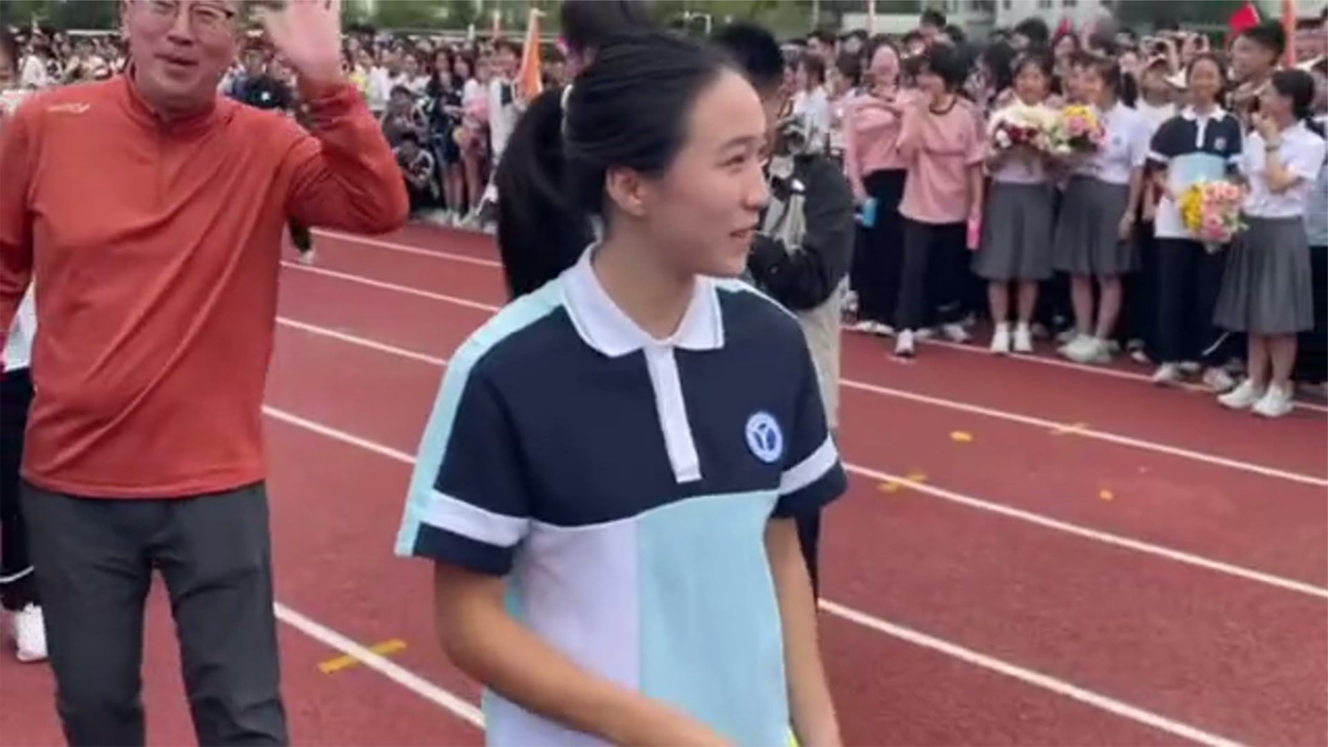 陈妤颉回效实中学参加校运会！#陈妤颉# #宁波效实中学#