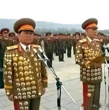 你有没有发现每当朝鲜进行重大活动时，有些将军和士兵身上会挂满各类军功章，甚至有些