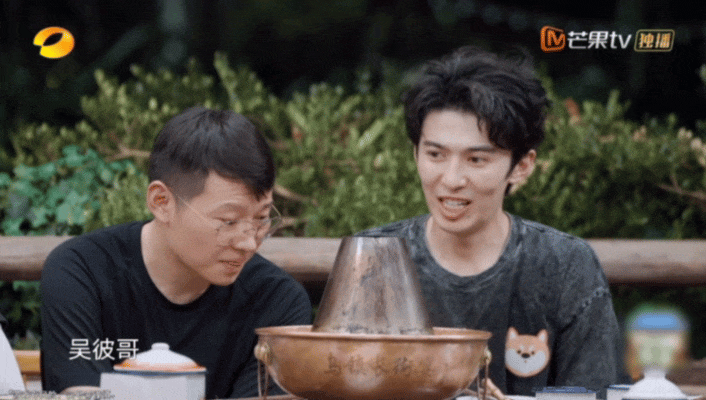 第一次在综艺里看送房产证的 《向往的生活》全员团圆这期直接戳中我的泪点感！应到6