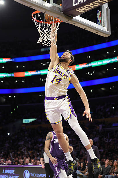 湖人今天更新的伤病名单只有克勒贝尔一人，其余球员均可以出战。常规赛接近尾声，雷迪