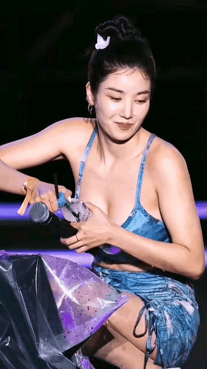 权恩妃的身材，我相信财阀们的眼光。[鲜花] ​ ​​​