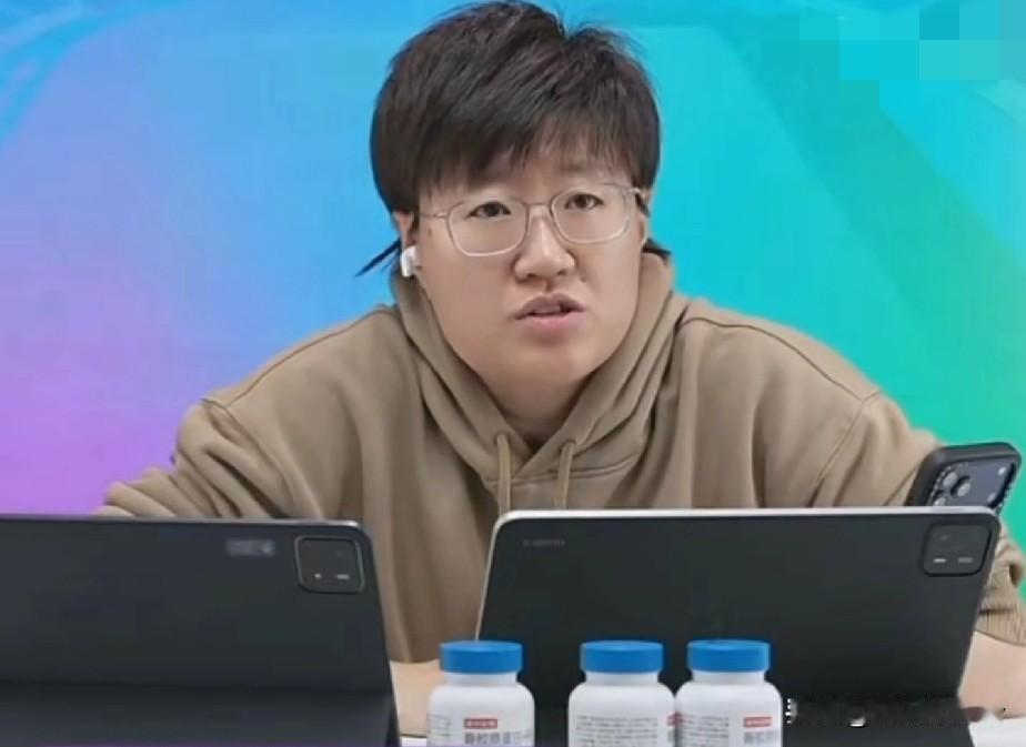 陈梦4-1战胜朱雨玲夺铜牌，赛后郭焱说出陈梦赢球原因，完全靠相持赢！

郭焱解说