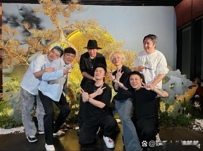 陈赫晒了清楚版的鹿晗，五哈陈赫庆生合照来了，咱就说看得出玩的很开心的小鹿啊，这个