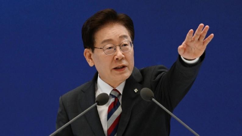 韩国总统府青瓦台官员透露，总统李在明倾向推动修宪，将总统任期改为4年并允许连任一