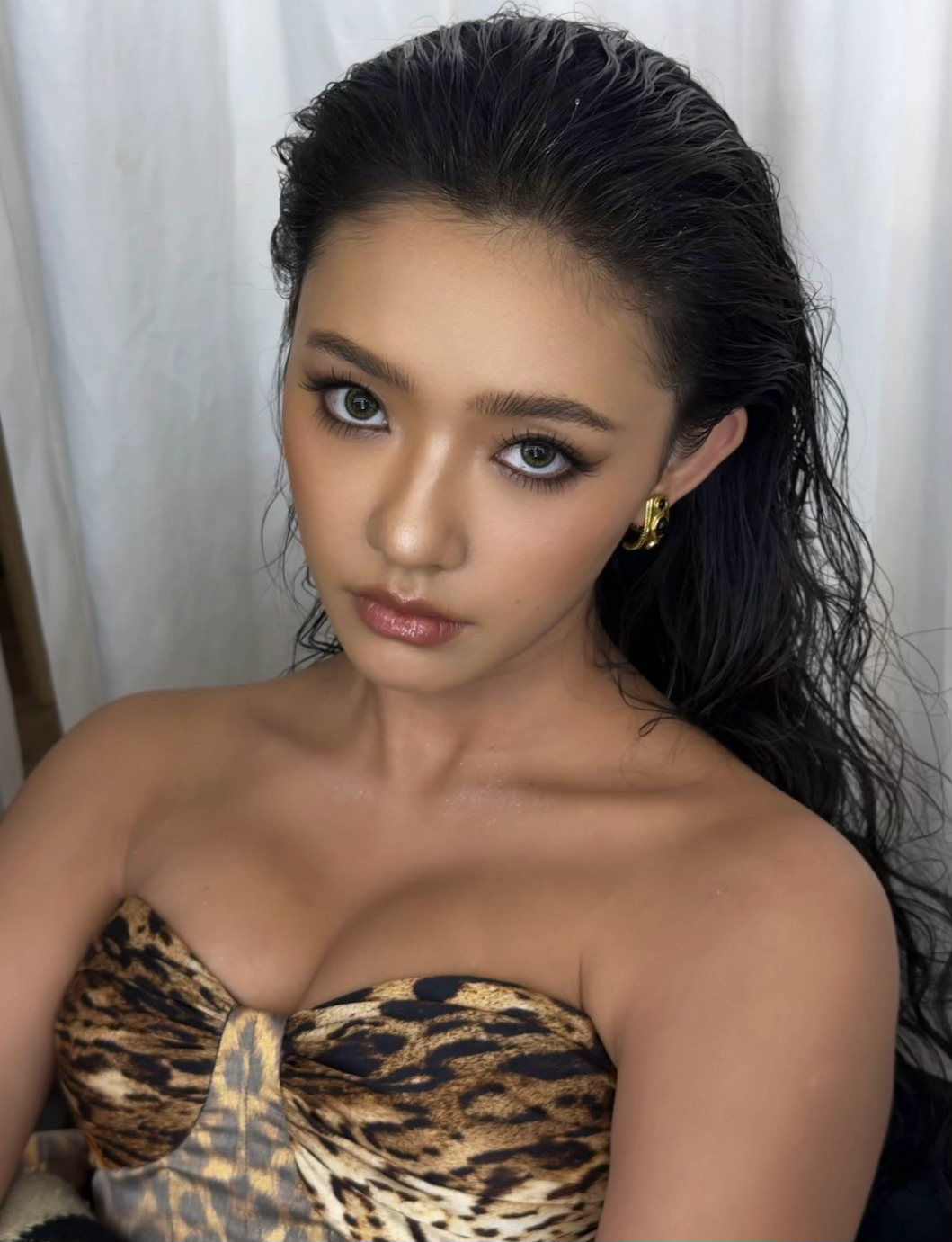 #林允豹纹抹胸裙##林允豹纹辣妹# 好辣 ​​​
