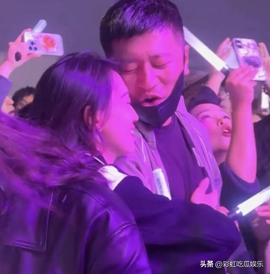 张雪峰在20年底宣布过离婚，但后来没有传出再婚或复婚，孩子上综艺他们还一起营业，