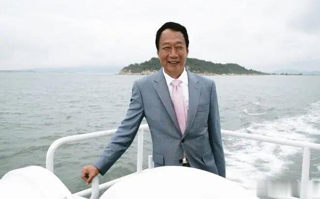 有时候啊，政治人物真的“很难说”，郭台铭为了能上位，赢得2024年的大选，真的是