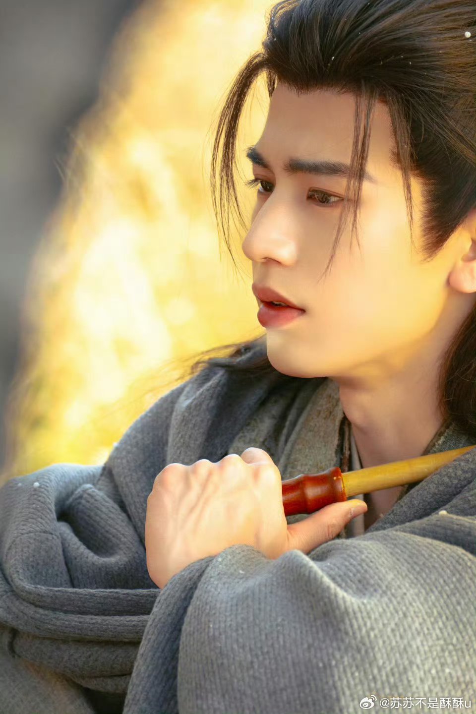 张凌赫拍的元宵张凌赫镜头下的元宵好暖！剧组汤圆甜到心底，马年团圆氛围感拉满，这份