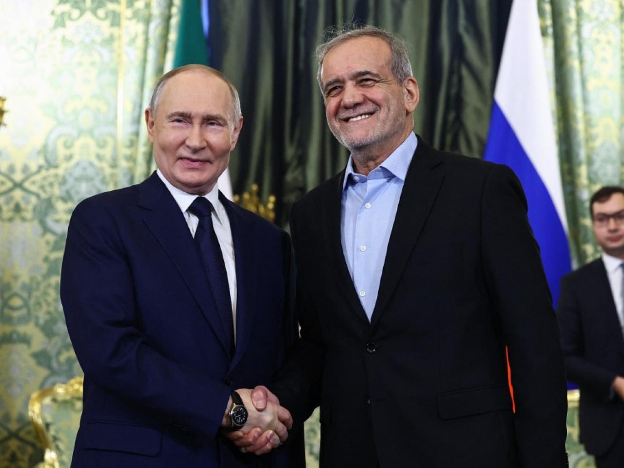 美国称俄罗斯想出卖伊朗，换取乌克兰停火，俄方紧急澄清。

3月21日，美媒“政治