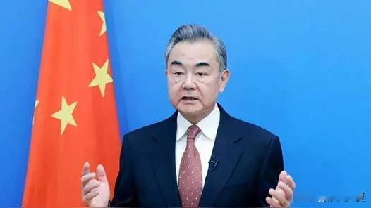 中美外长深夜紧急通电话！表面气氛缓和，真实局势一点都不乐观。据新华社7月1日消息
