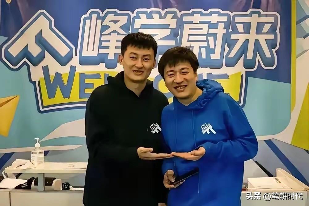 张雪峰走了，武亮接手了。他能替代张雪峰的位置吗？武亮一心想接棒，守住这份事业。可