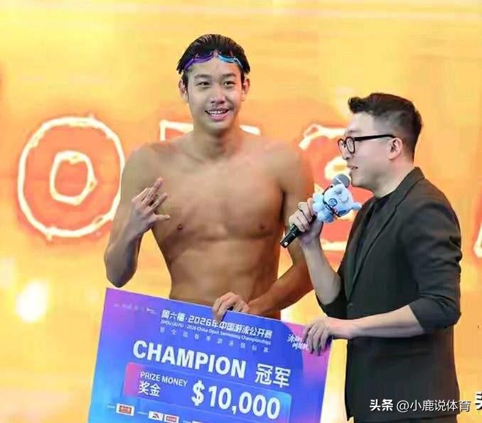 张展硕！
原来你藏得这么深！
 
谁能想到。
张展硕小时候。
根本不是天才。
 