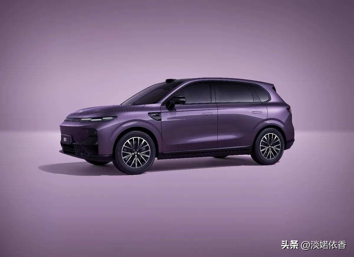 中国国有车企巨头，长安汽车董事长朱华荣语出惊人：
“未来三至五年，近70％燃油汽