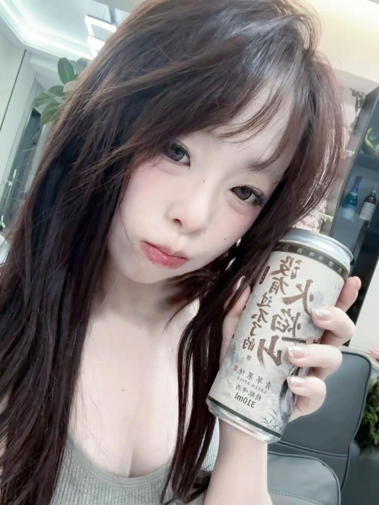 这个啤酒怎么比我还高173cm长的啤酒棒 凯德瑞啤酒