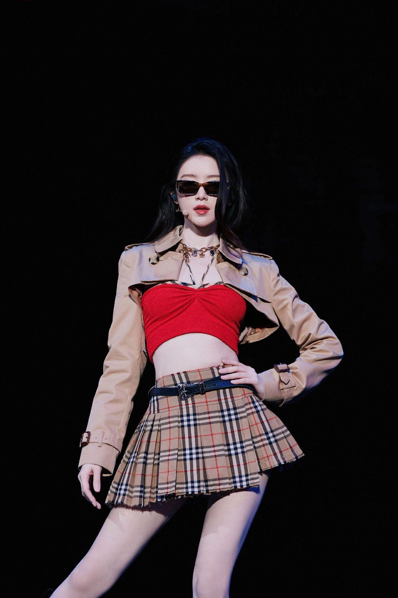 260907 Burberry X 舒华 相关新闻  📷：Burbe...