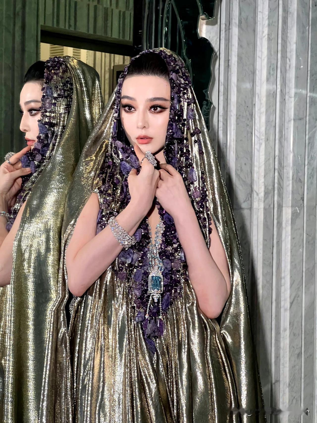 范冰冰的沙漠之花妆造，美出了新高度！