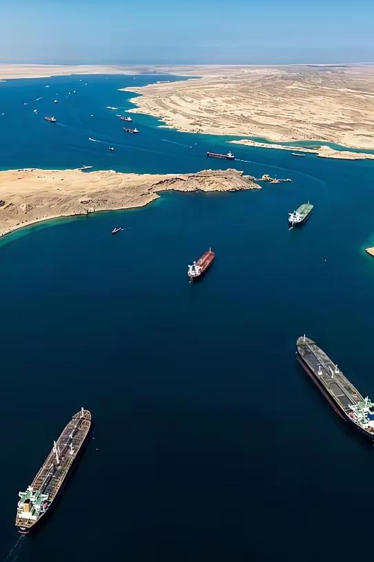 史无前例！霍尔木兹海峡3月14日通航船只数量首次降为零！据英国《每日电讯报》援引