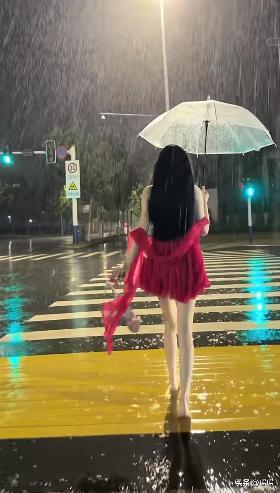 踩到玻璃渣子就麻烦了