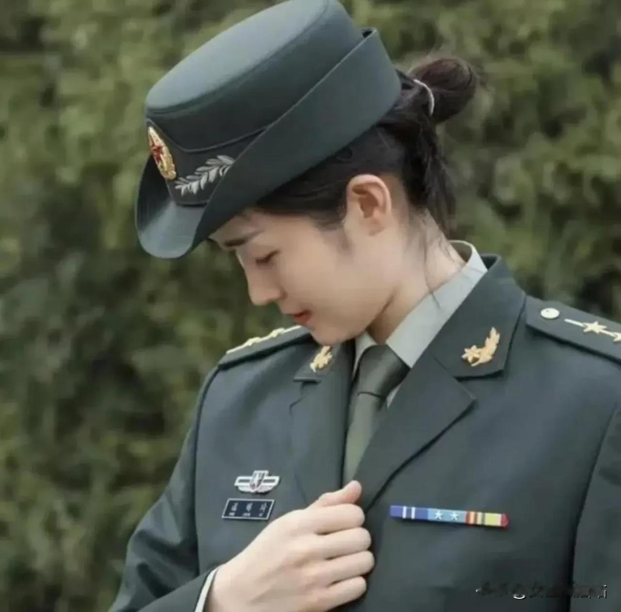 中国女篮国家队已婚的仅此二人：

1、潘臻琦
2、李梦

潘臻琦老公是郭飞，低调