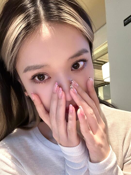 好喜欢我的新指甲🎀🐆˙⋆.˚
