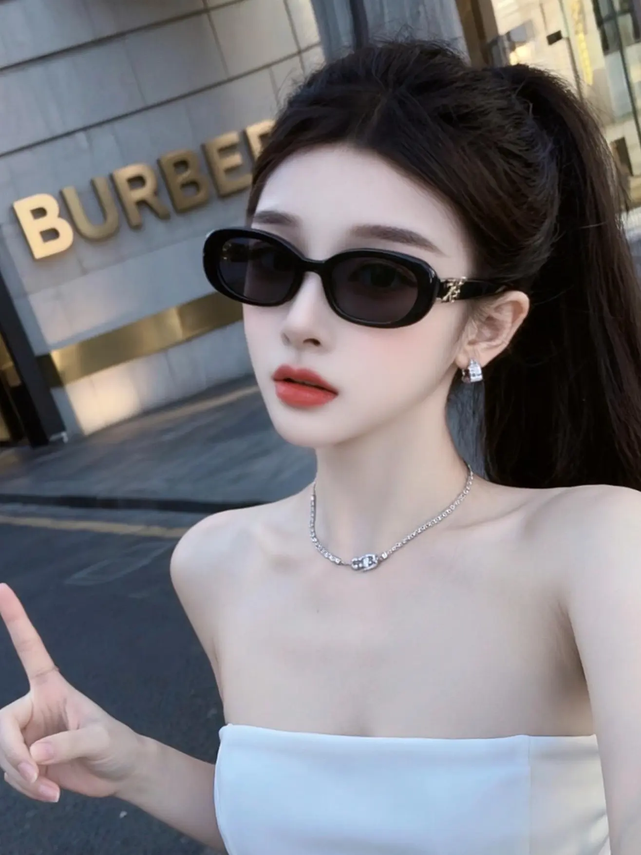 让人着迷的东方之美 身材你品你细细的品 我的魅力不止一面 你会喜欢我多...