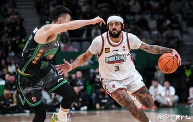 前南京同曦外援杰伦哈里斯成为约旦男篮归化球员。加油