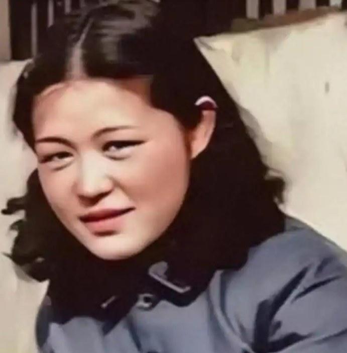 长相酷似大S，原来延安时期那位被称作“第一美”的吴光伟，眉眼脸型居然和大S高度重