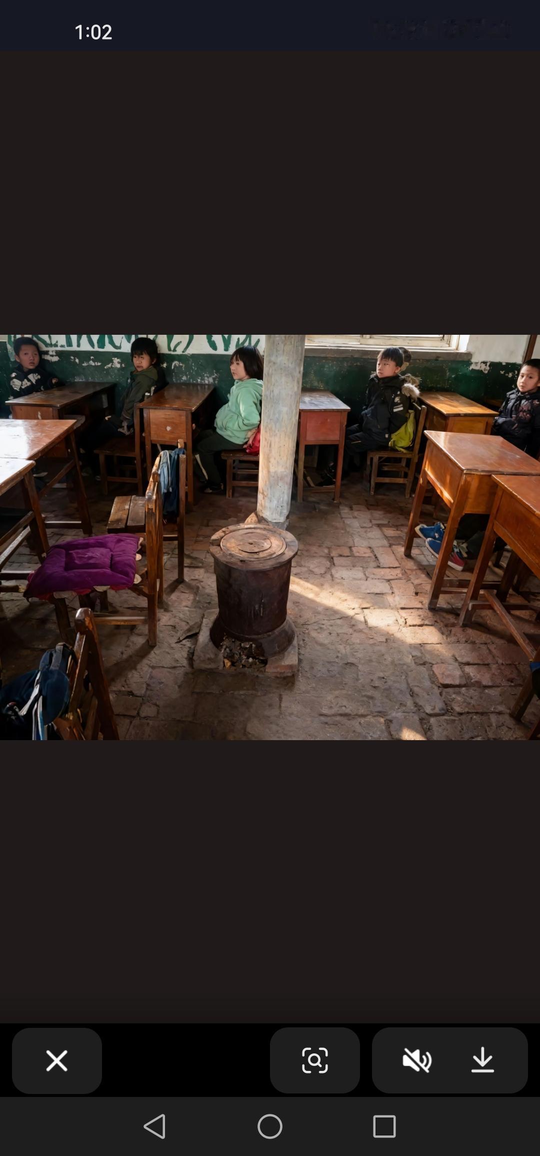 坐标吉林市，一张老照片瞬间让人泪目，勾起了七零八零后的集体回忆。

在网络视频里