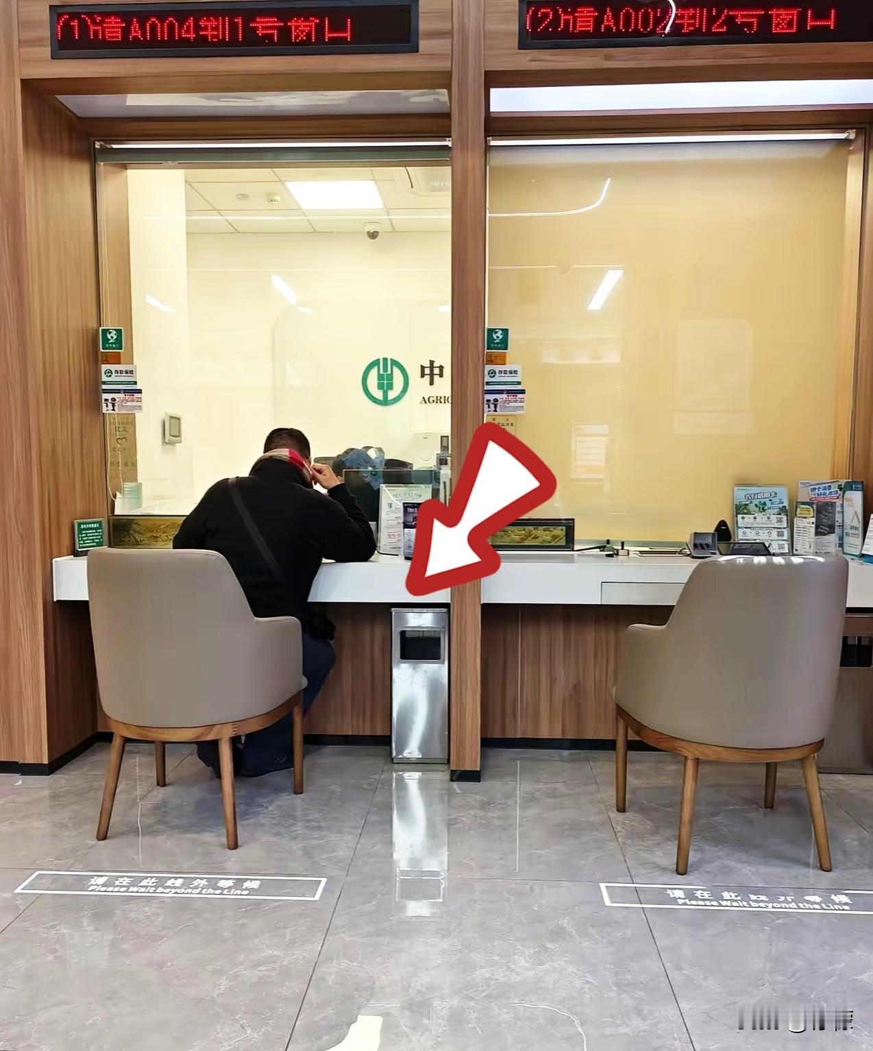 真不该把钱存银行！
 
五年前我咬牙存了40万大额存单，选的五年期，那利率当时看