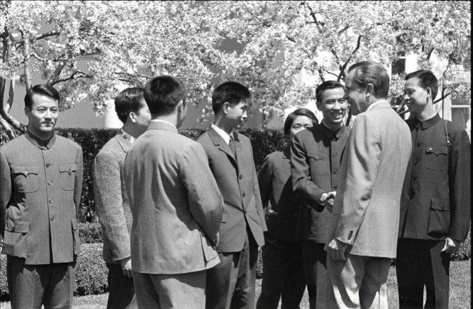 老照片，记录历史瞬间1972年4月13日，中国乒乓球队访问美国，开展“乒乓外交”