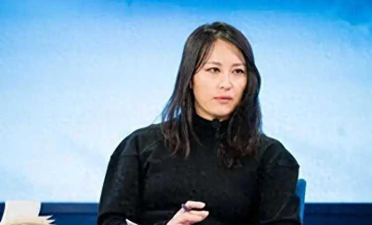 金刻羽给特朗普献计：现有政策全部反过来，就能锁住中国发展。
比如，别加关税了，降