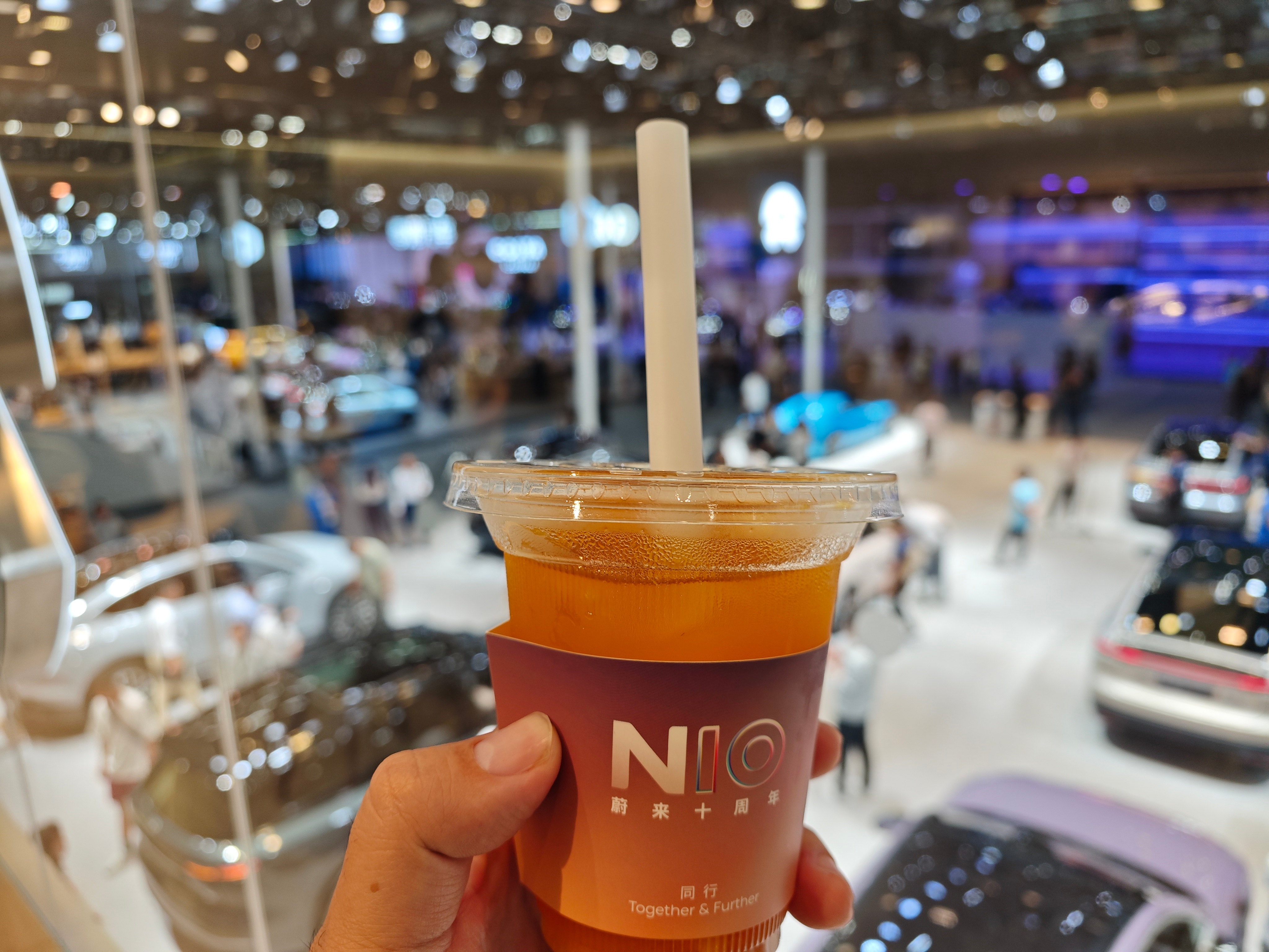 来蔚来展台打卡，今年的特饮是信心满满，蔚来在19.2馆，广州的同学可以来转转。 