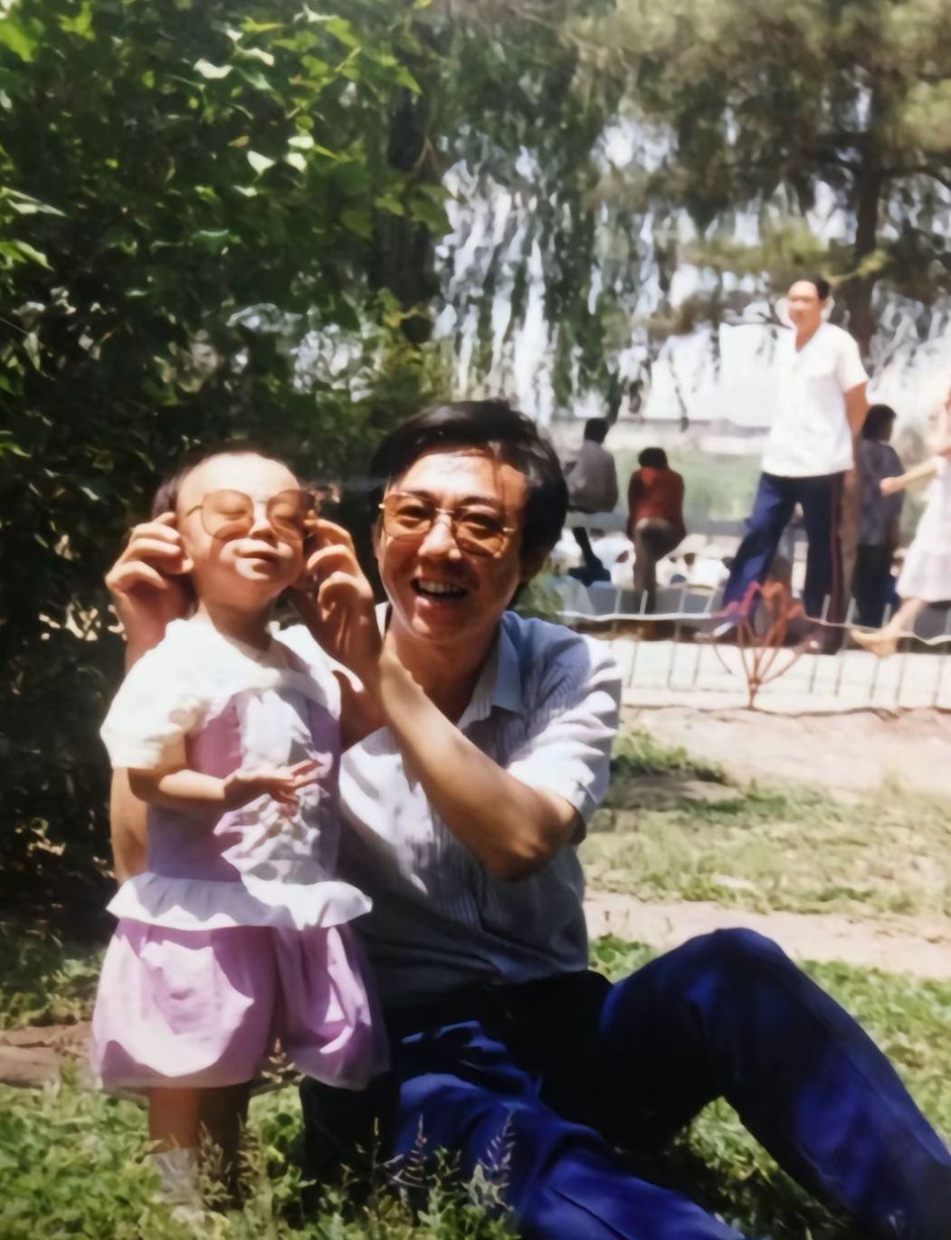 张维伊跟他爸爸简直一模一样！ ​​​