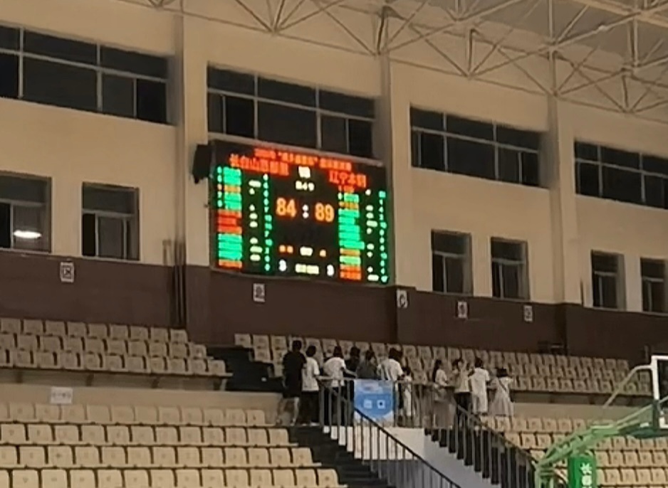 今晚辽宁对吉林的热身赛比赛结束辽宁队以89:84战胜吉林付豪得到全场最高的22分