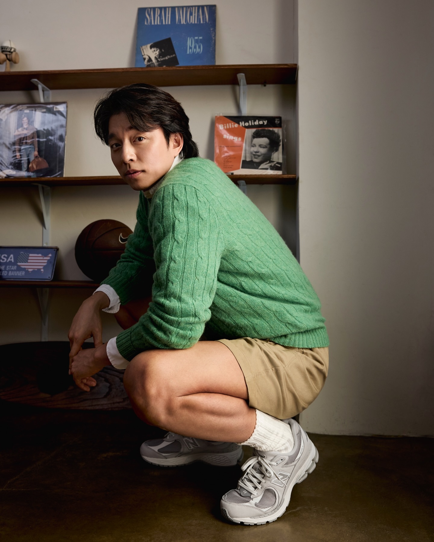 孔刘上身示范New Balance如何穿搭拍照（金高银点赞） 